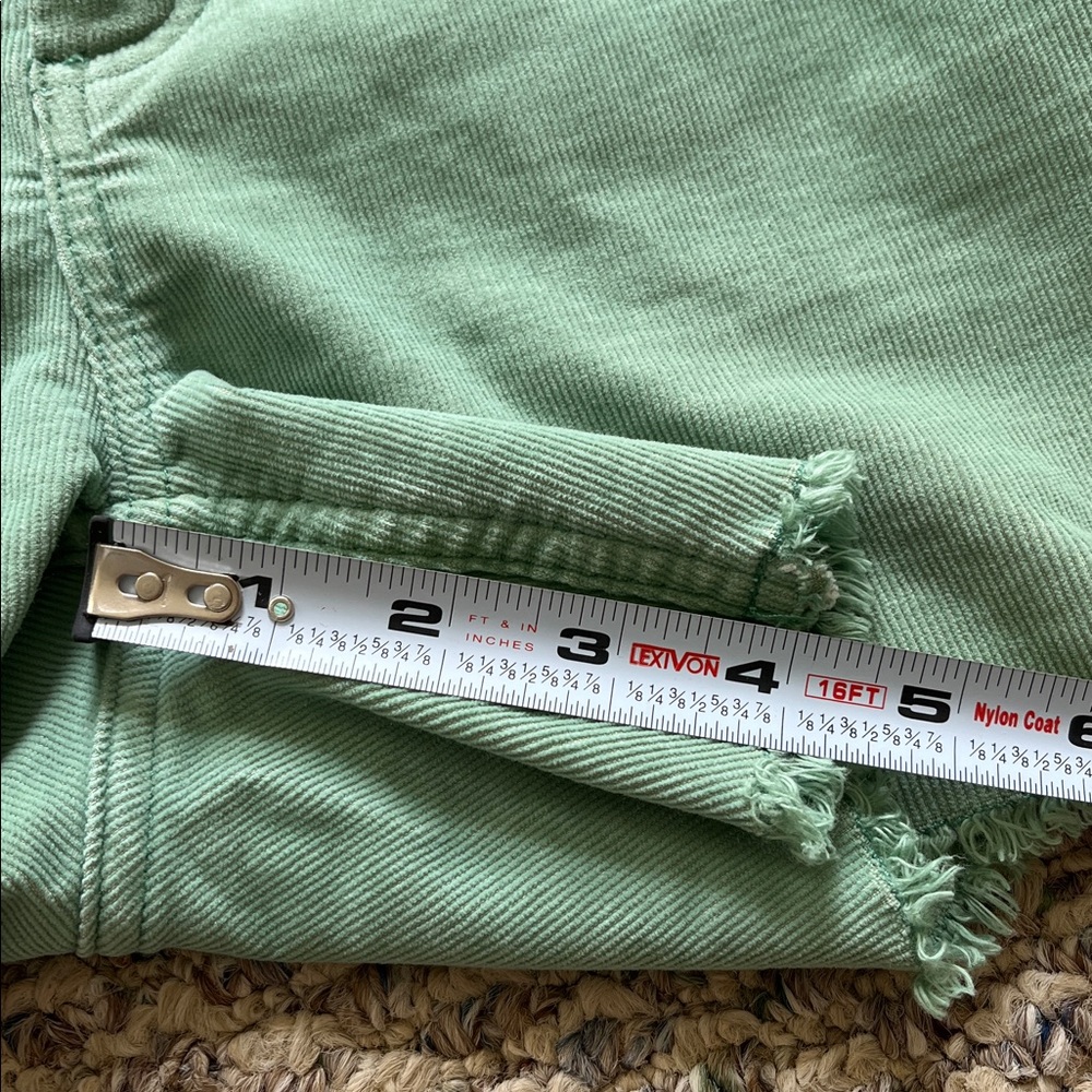 Carve Designs Oahu 4” Green Corduroy Shorts - Sz 8 - Picture 9 of 11